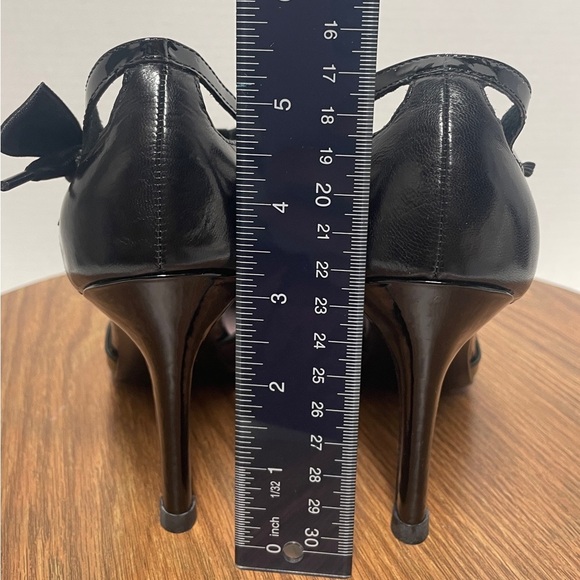 BCBG Maxazria Black Patent Leather MaryJane Heels NWOT Sz 7 - Picture 3 of 7
